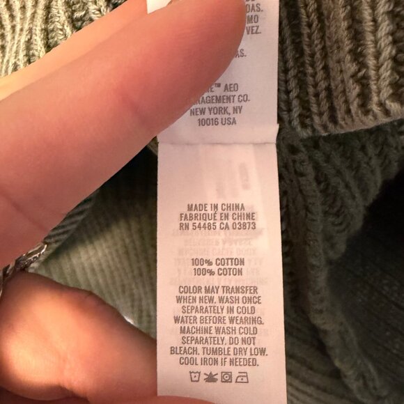 NWOT Aerie Olive Green Cable Knit V-Neck Sweater | 100% Cotton | Size Large - Picture 6 of 6